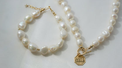Unique Creation Pearl Clasp Necklace