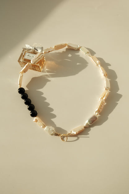 Elara Pearl Necklace