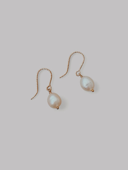 The Pearl Shimmer Earrings