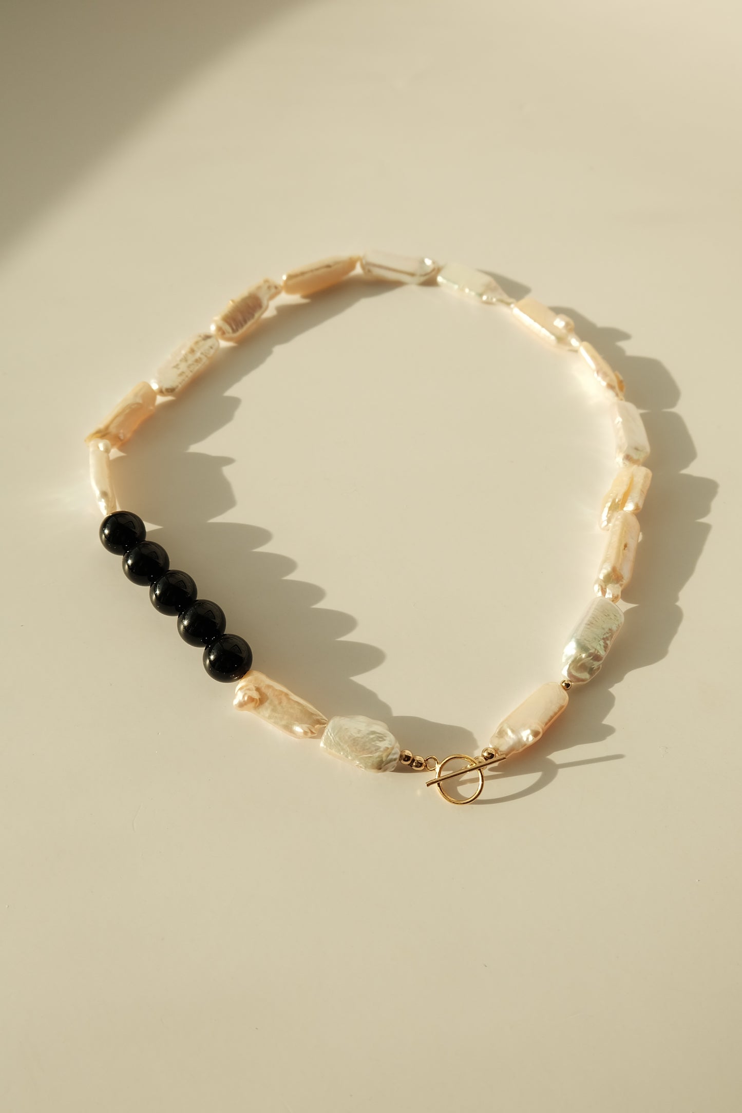 Elara Pearl Necklace