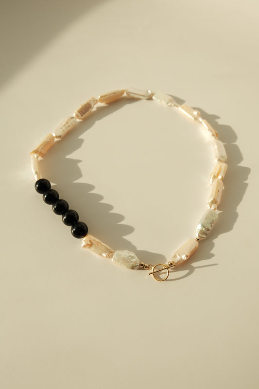 Elara Pearl Necklace