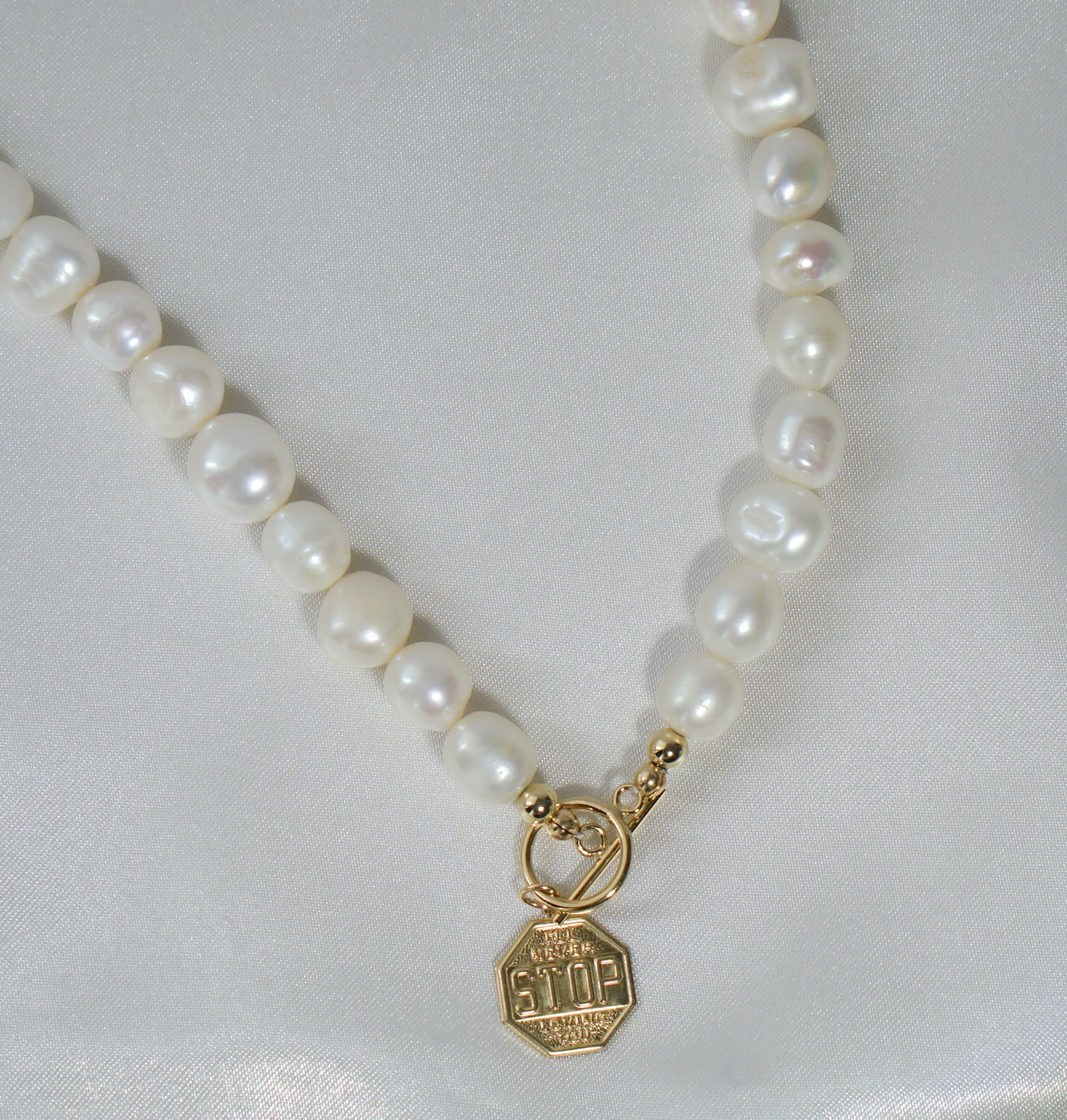 Unique Creation Pearl Clasp Necklace