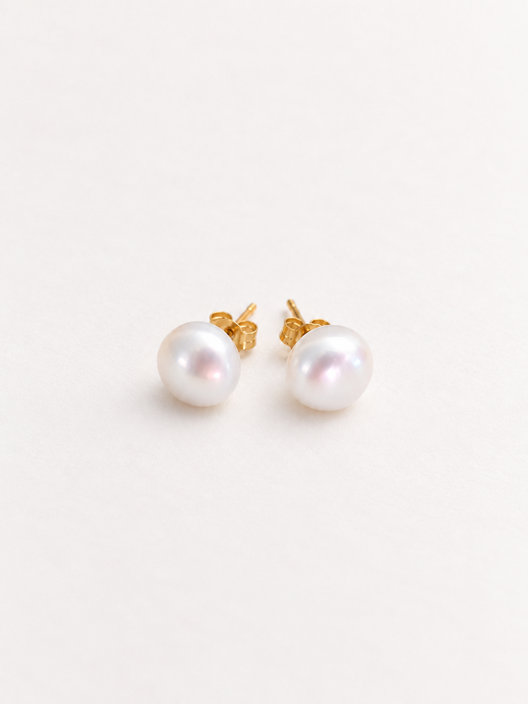 Minimal Freshwater Pearl Stud Earrings