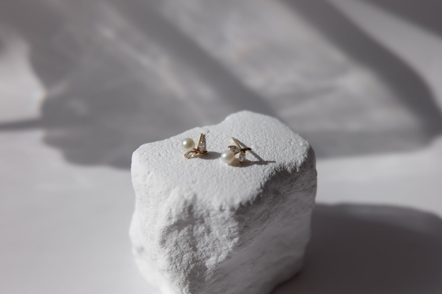 Lily Pearl Stud Earrings