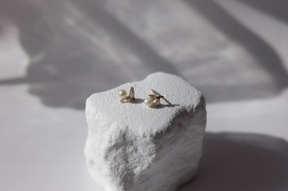 Lily Pearl Stud Earrings