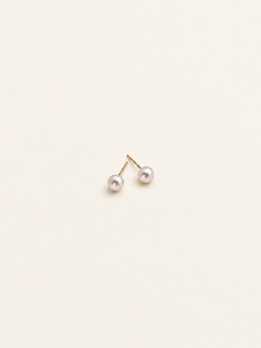 Minimal Freshwater Pearl Stud Earrings