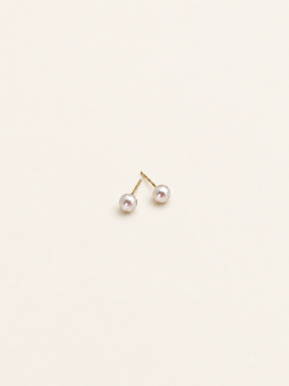 Minimal Freshwater Pearl Stud Earrings
