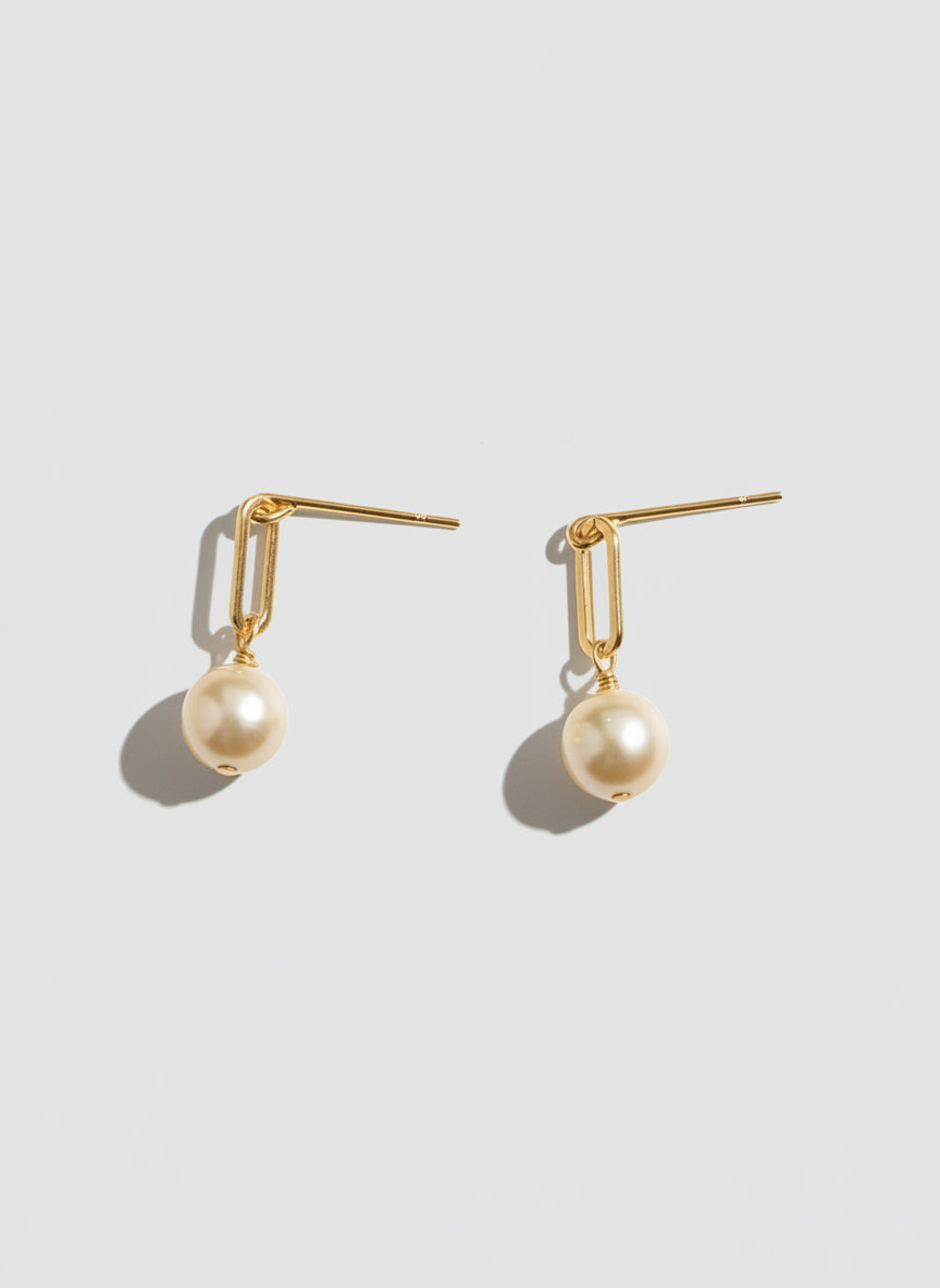 The Moonlit Beauty Pearl Earrings