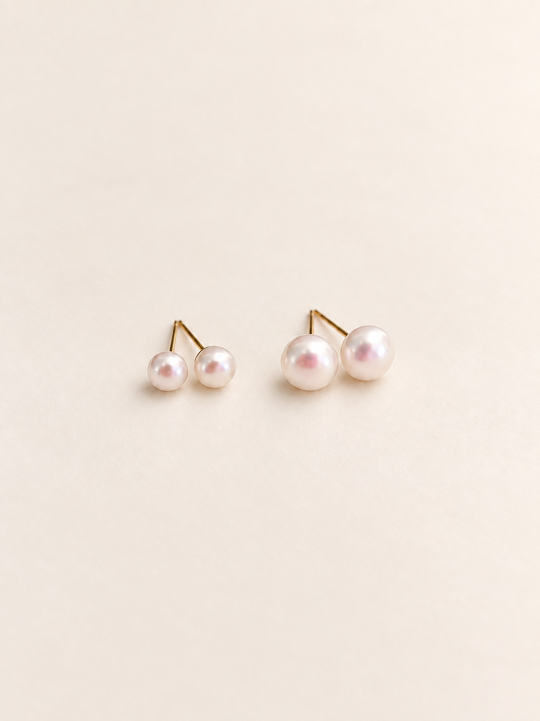 Minimal Freshwater Pearl Stud Earrings
