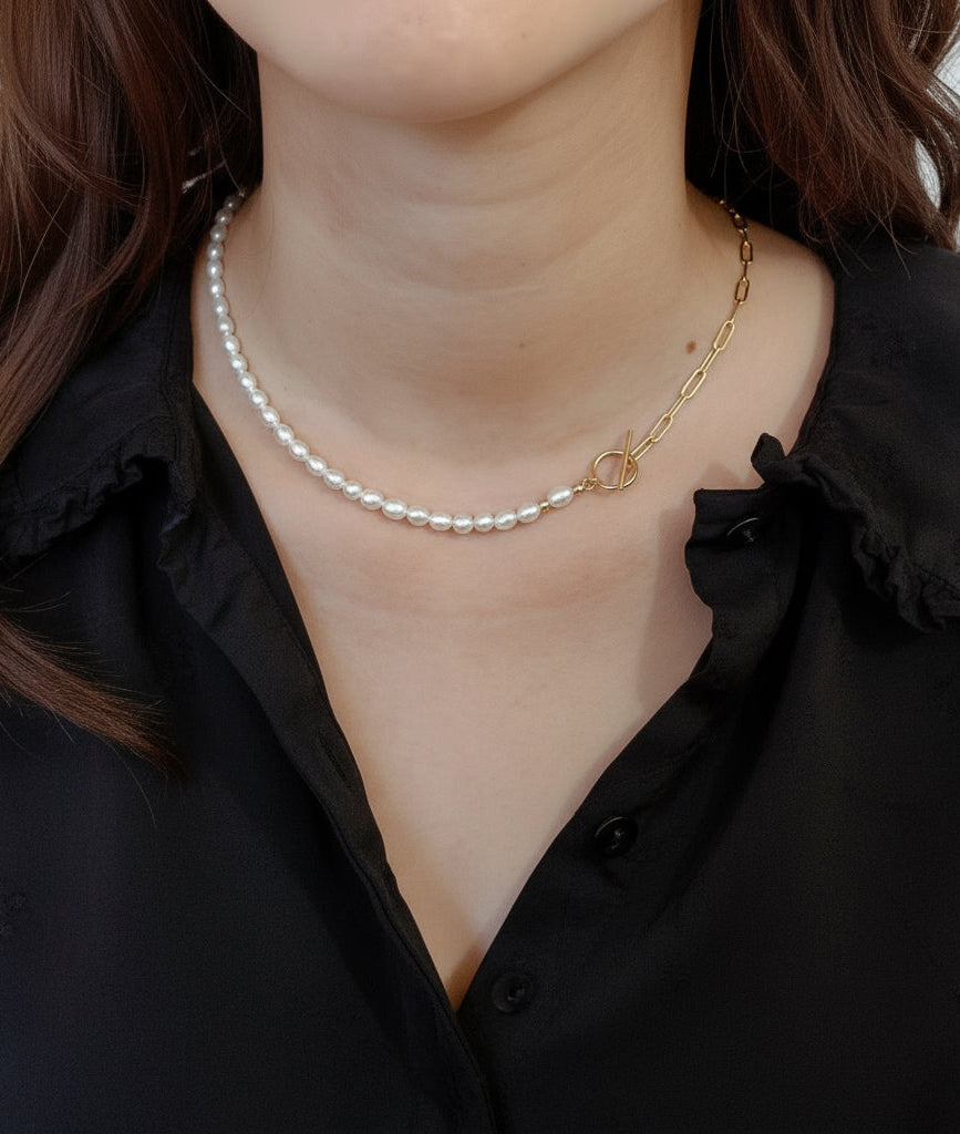 Golden Elegance Pearl Clasp Necklace
