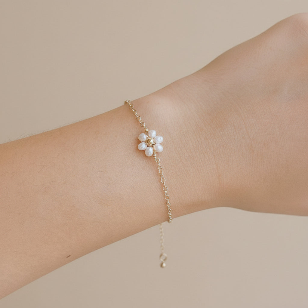 SHASTA Daisy Pearl Bracelet