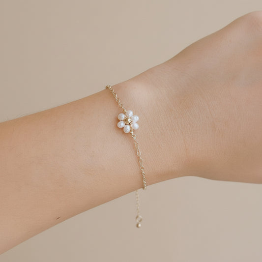 SHASTA Daisy Pearl Bracelet